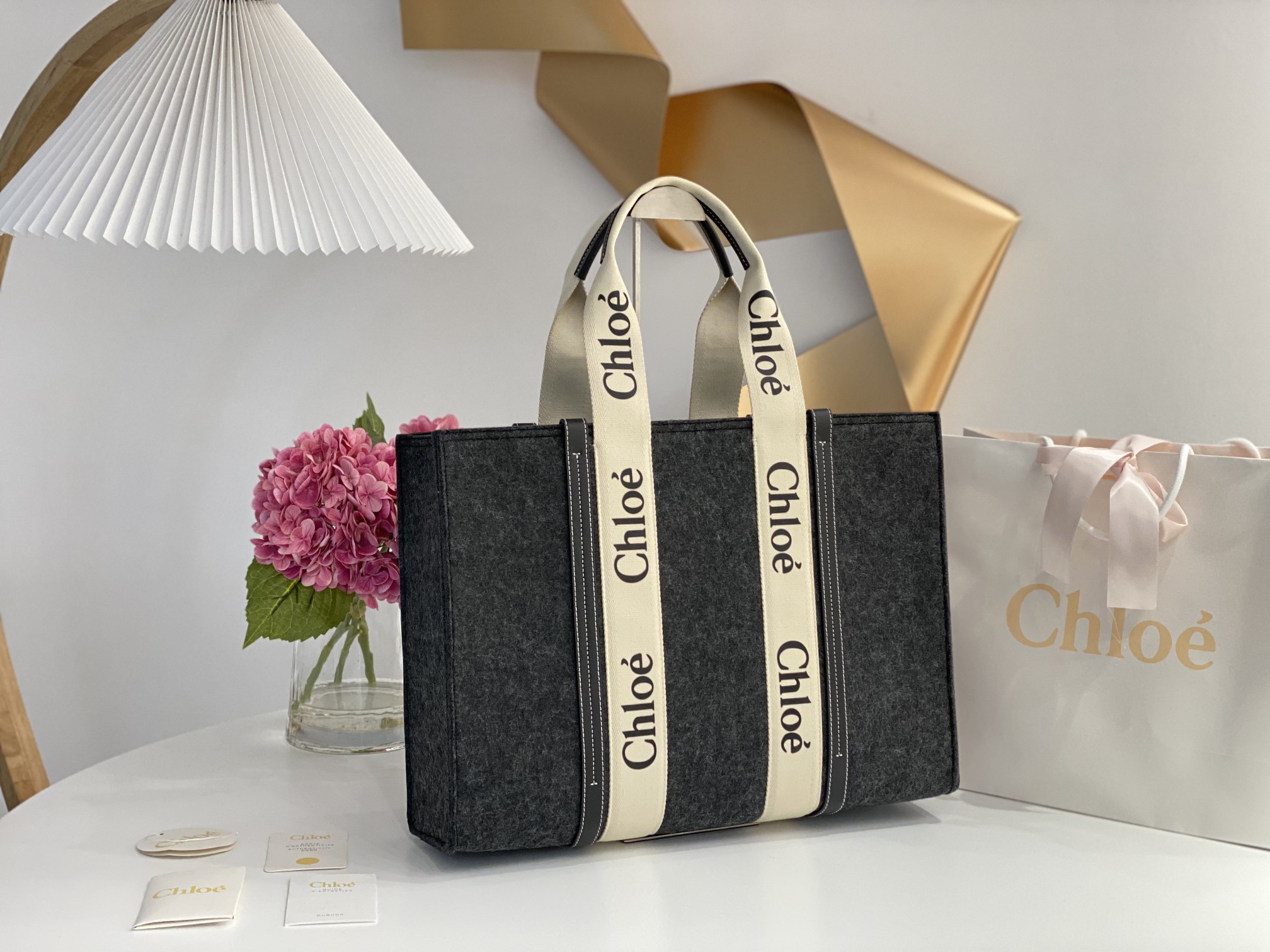 Chloe Large Woody Tote Bag In Linen 